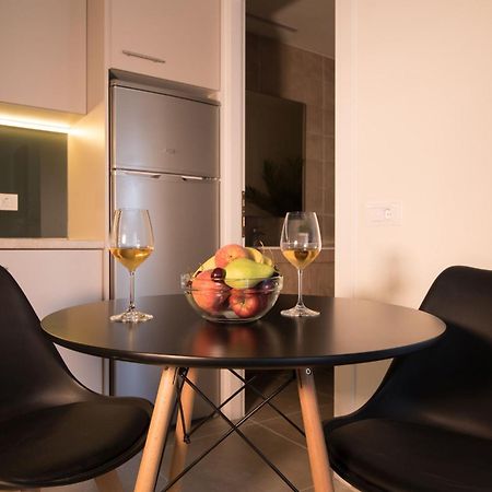 Lodge Modern Apartments, In Kalamaki Centre Room photo
