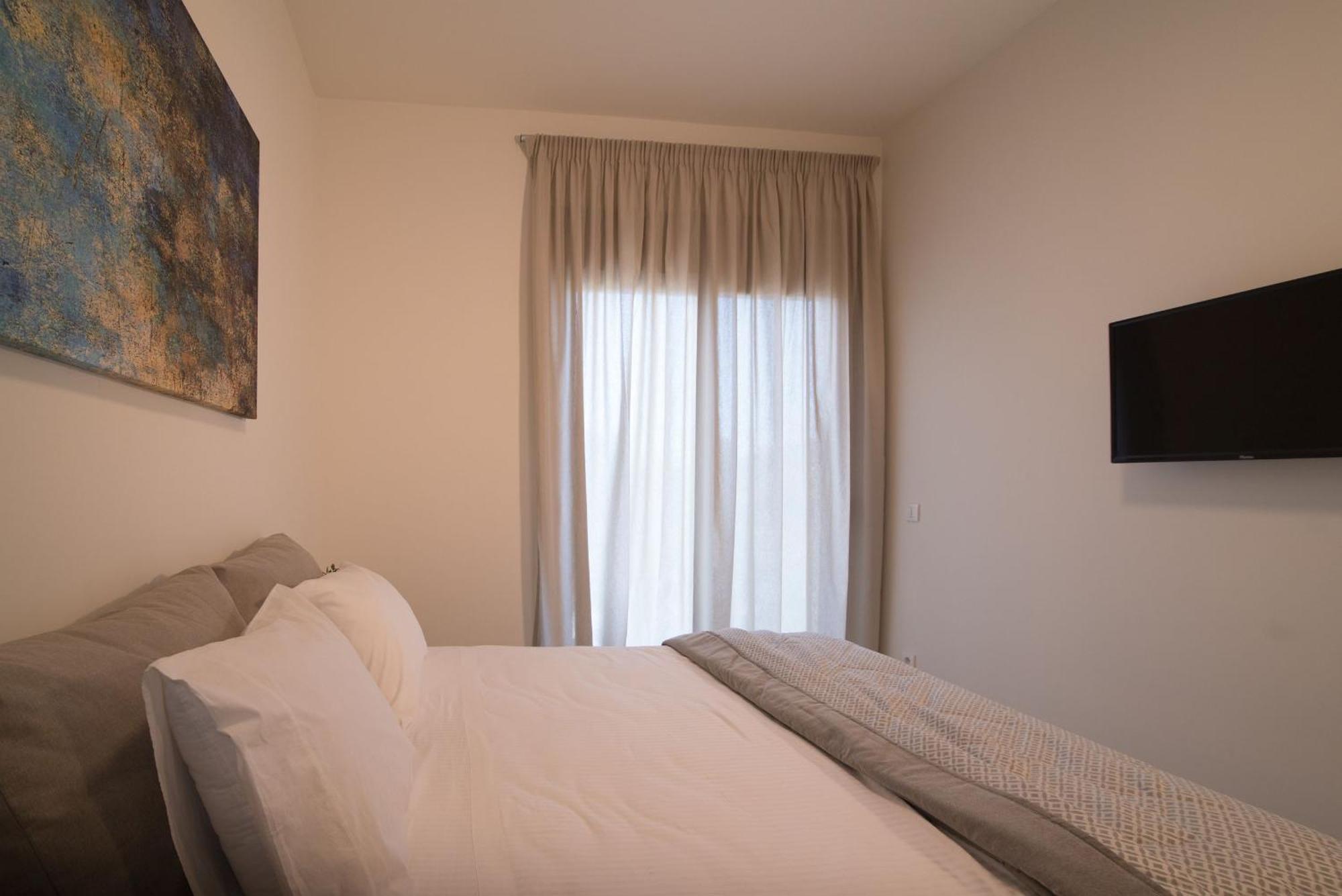 Lodge Modern Apartments, In Kalamaki Centre Room photo